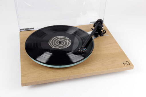 Rega Planar 3 + ND5 Element demo eiken kleur!